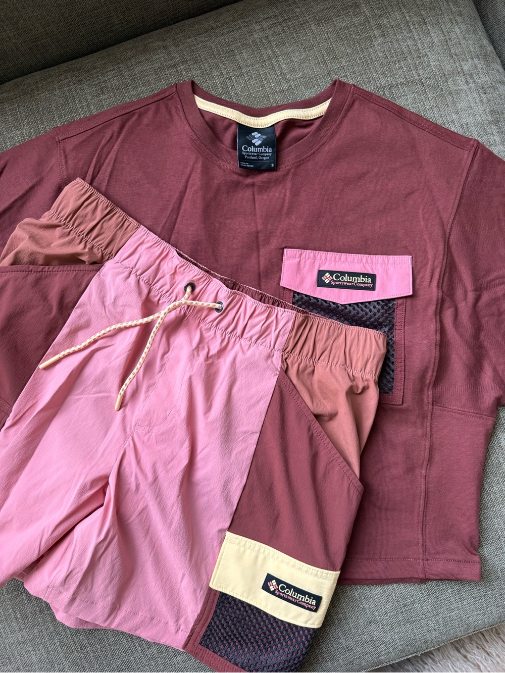 Columbia women’s  Colorblock Pink/Burgundy Set